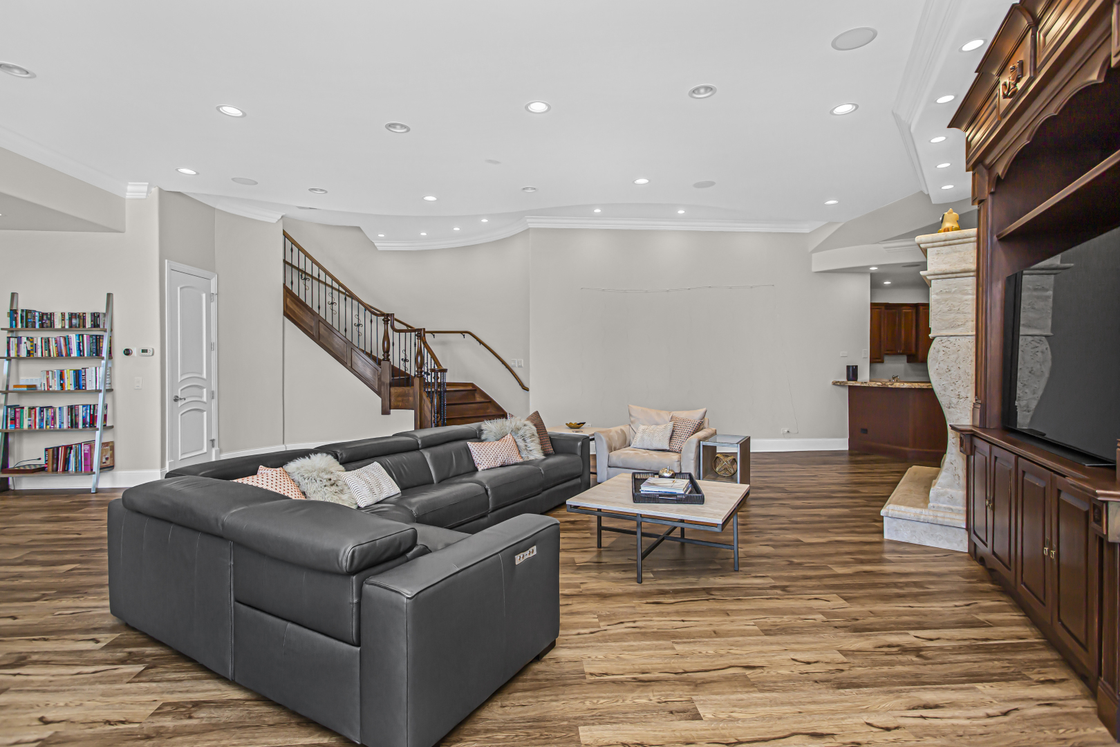 70 Harbor Street Property Photo 49