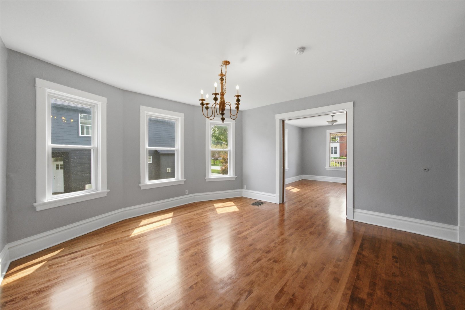 247 N Brockway Street Property Photo 4