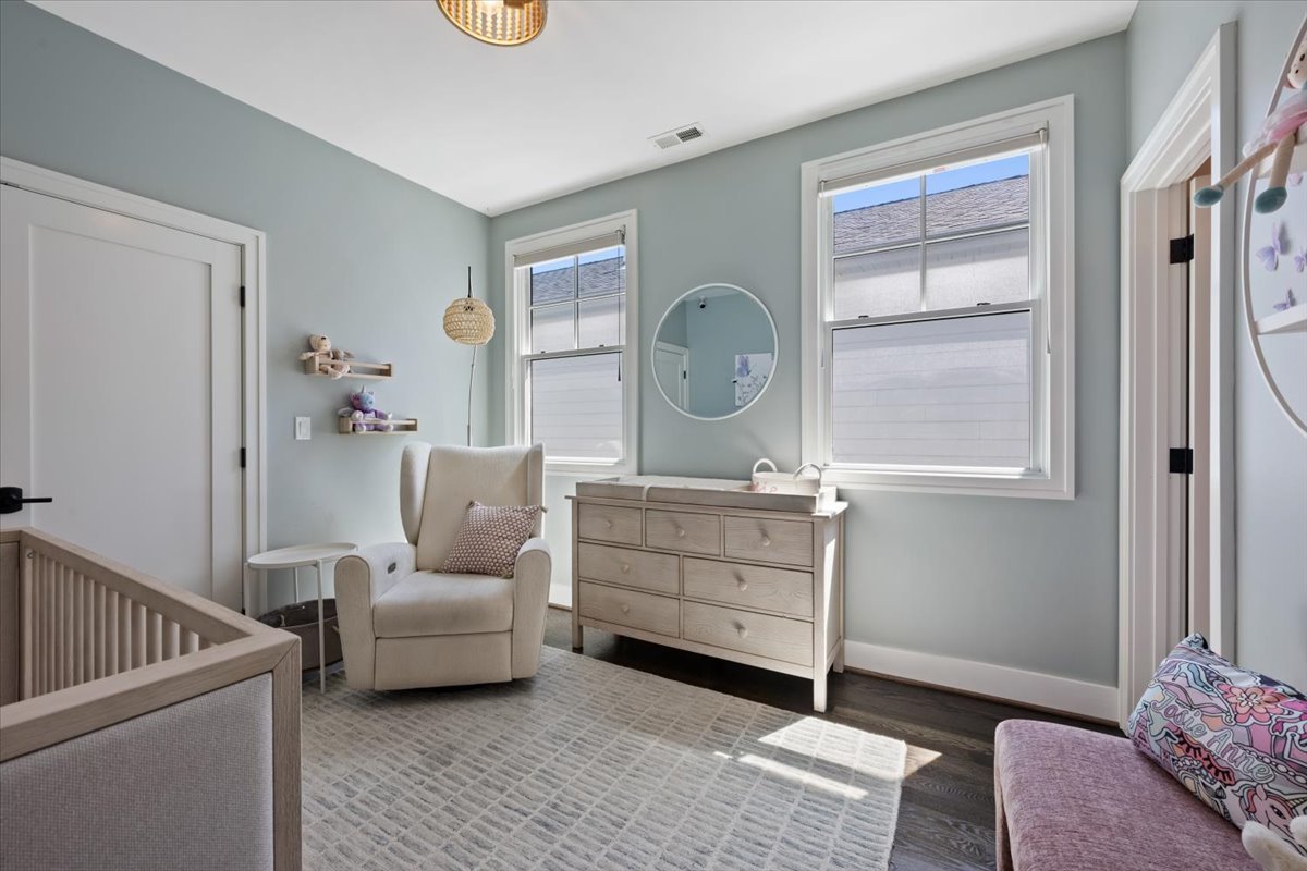 2448 W Moffat Street Property Photo 21