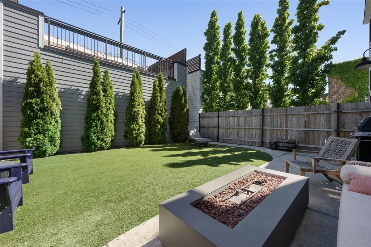 2448 W Moffat Street Property Photo 42