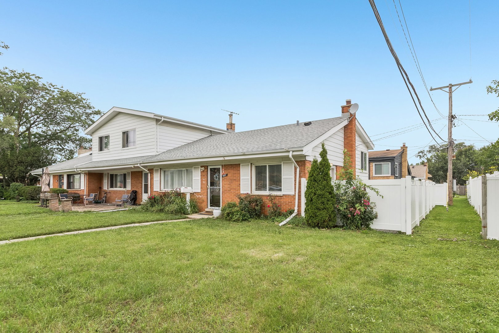 9005 N Grace Avenue Property Photo 1