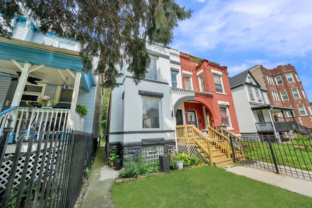 7740 S Lowe Avenue Property Photo 2