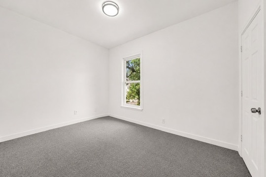 7740 S Lowe Avenue Property Photo 16
