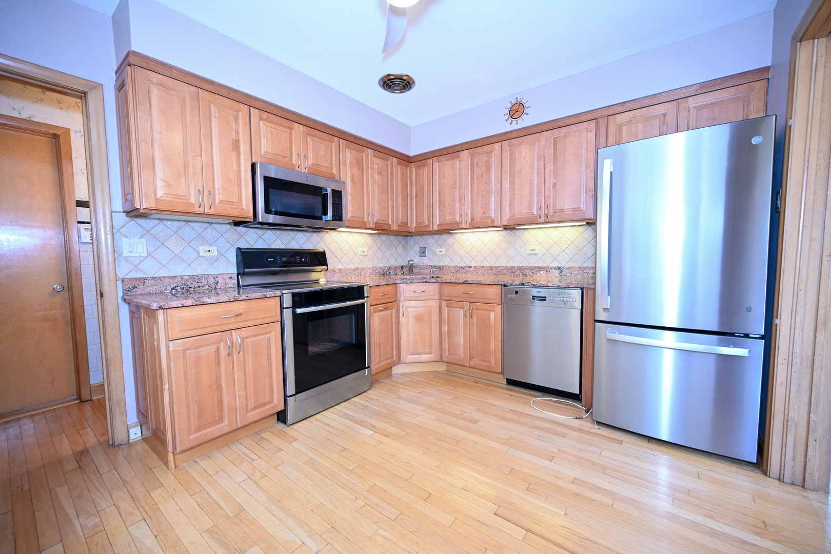 2250 Belleview Avenue Property Photo 7