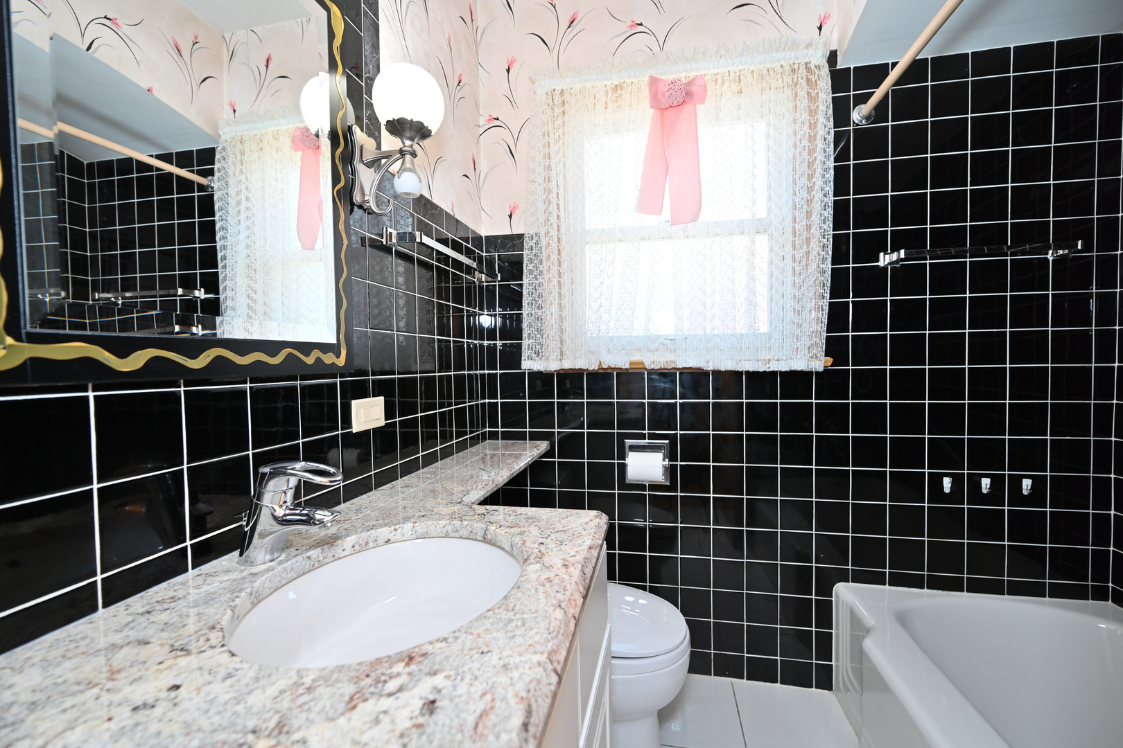 2250 Belleview Avenue Property Photo 9
