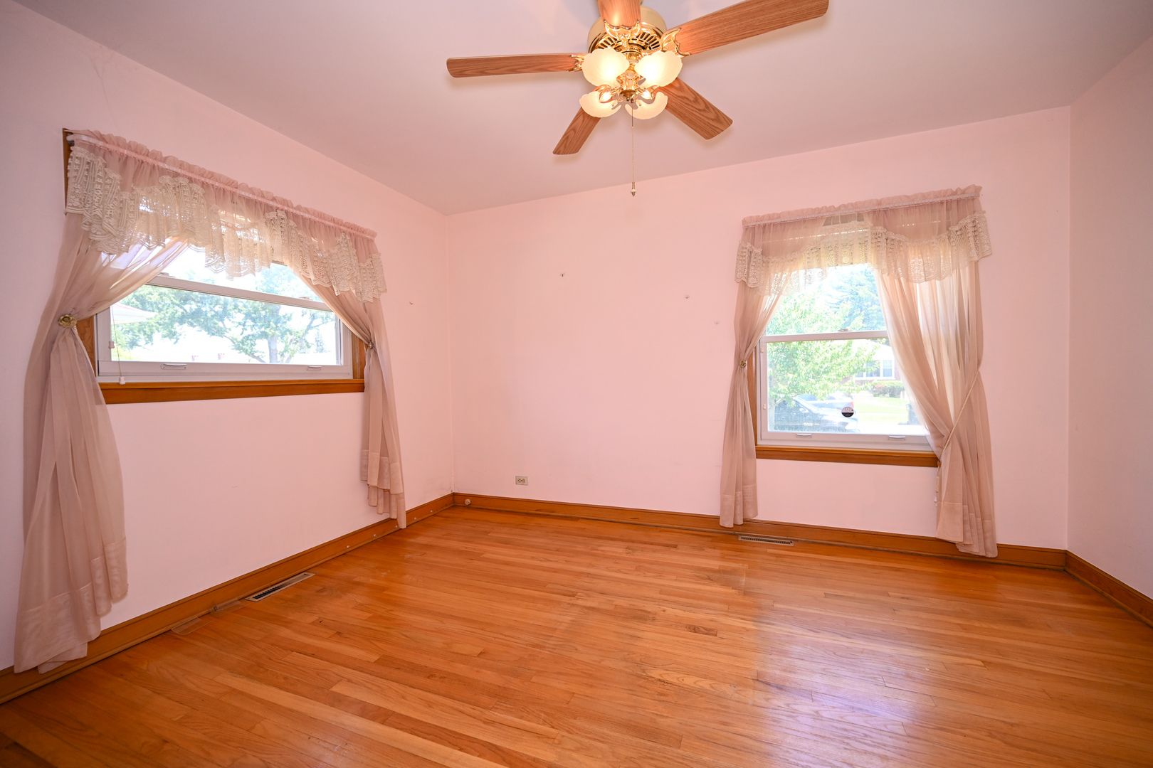 2250 Belleview Avenue Property Photo 10