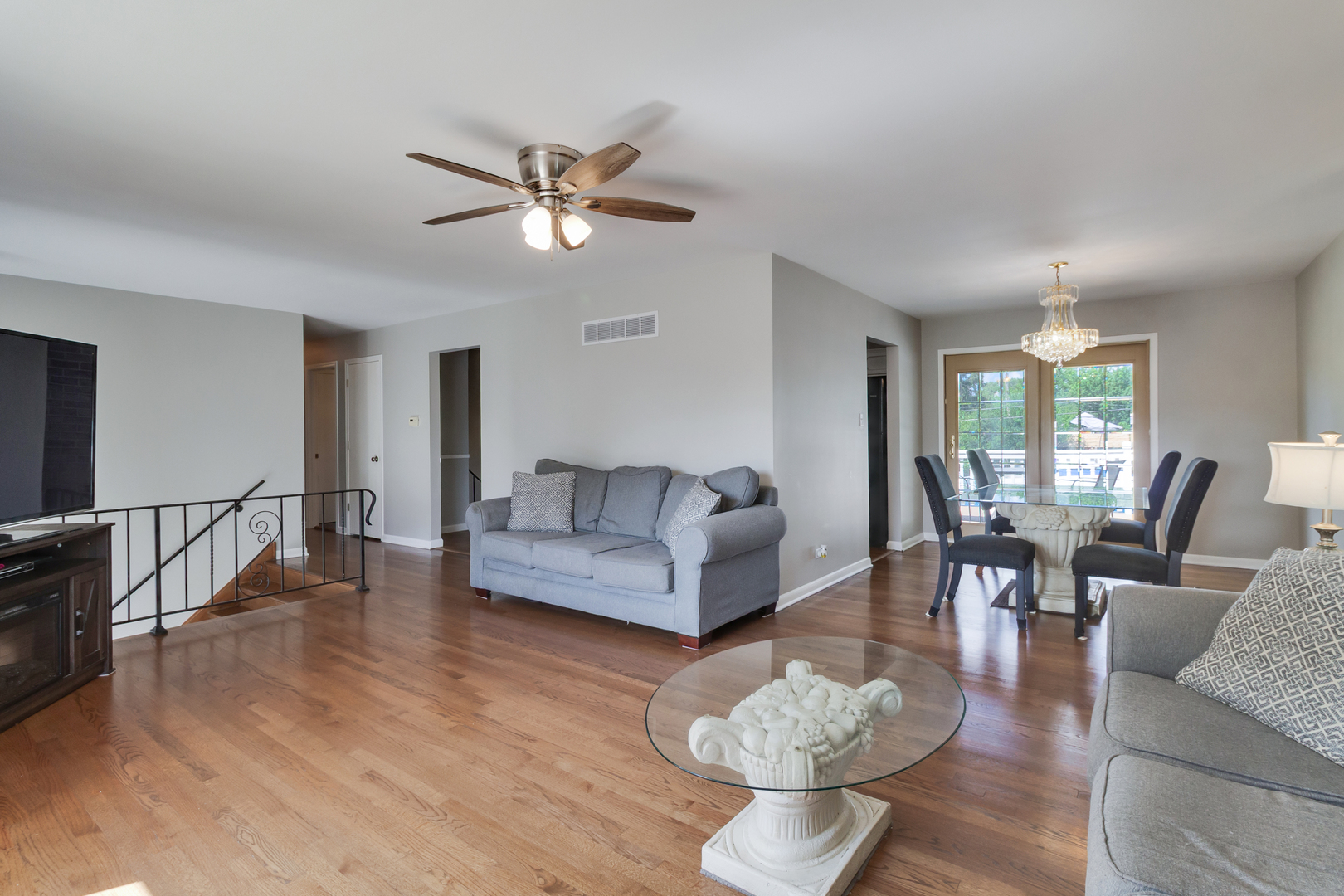 15406 Las Flores Lane Property Photo 6