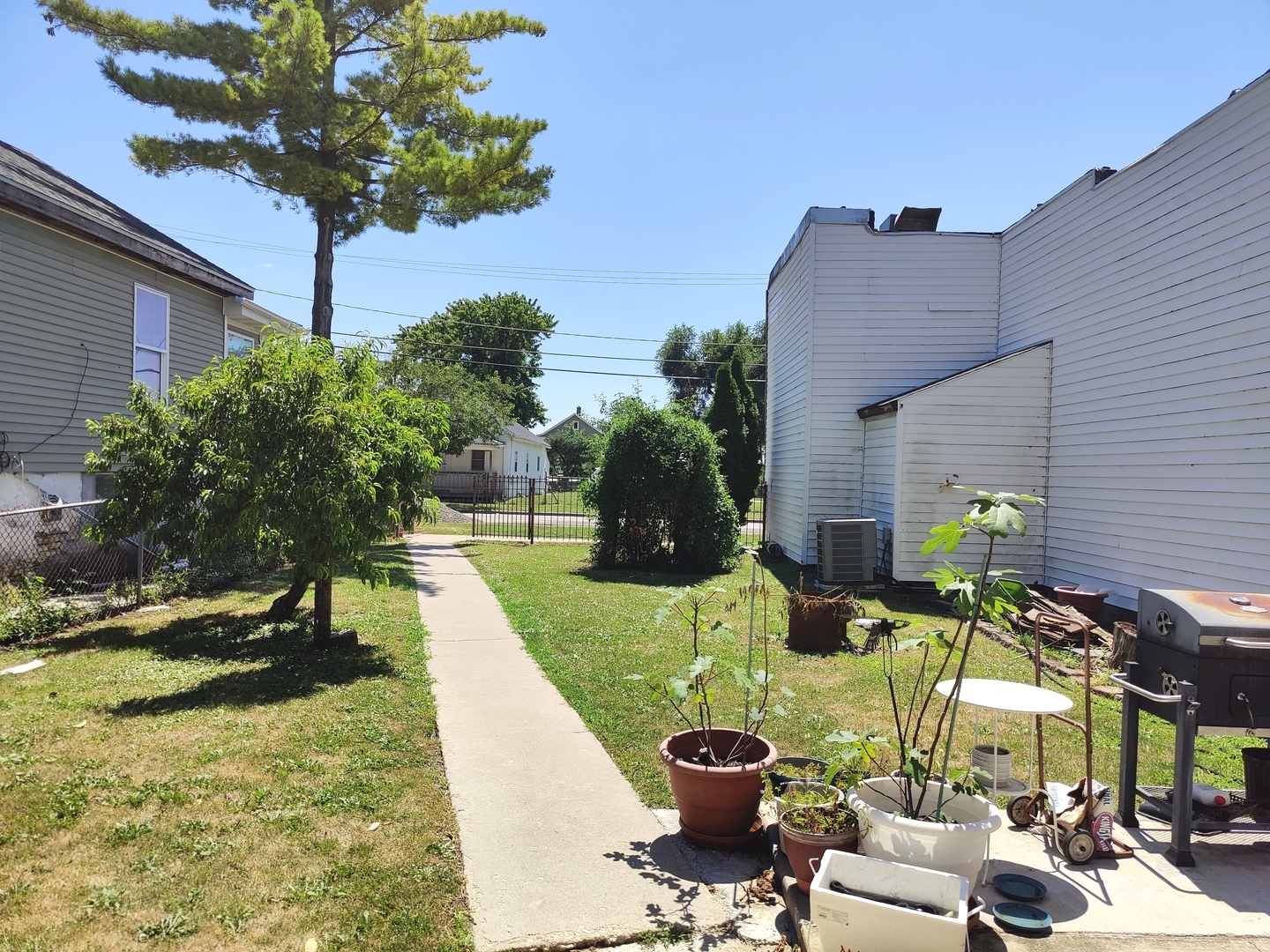 413 Meeker Avenue Property Photo 9