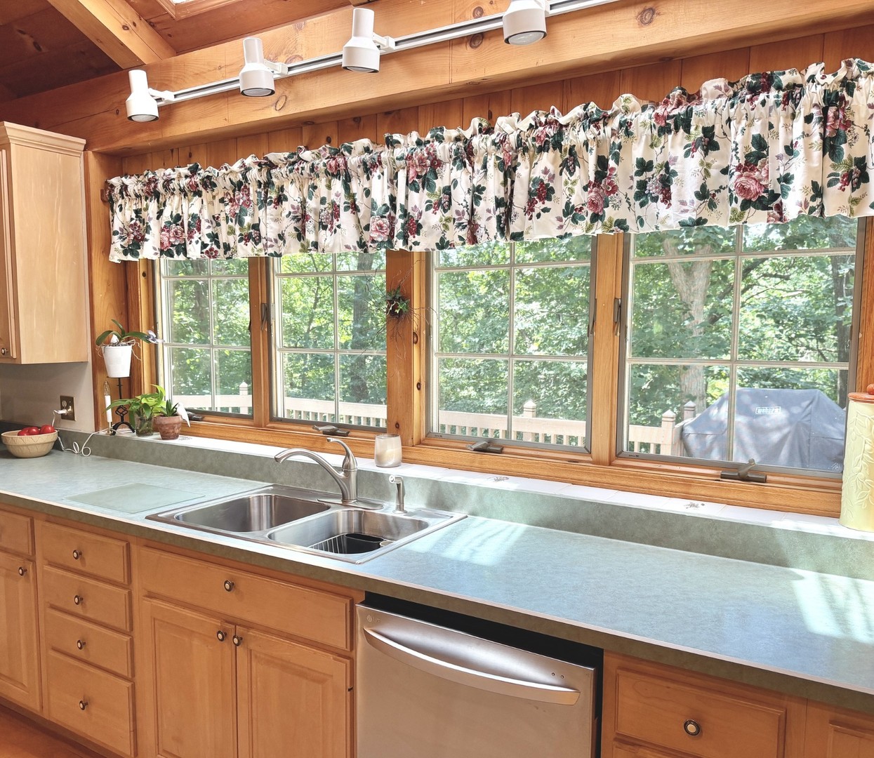 610 Timber Ridge Road Property Photo 19