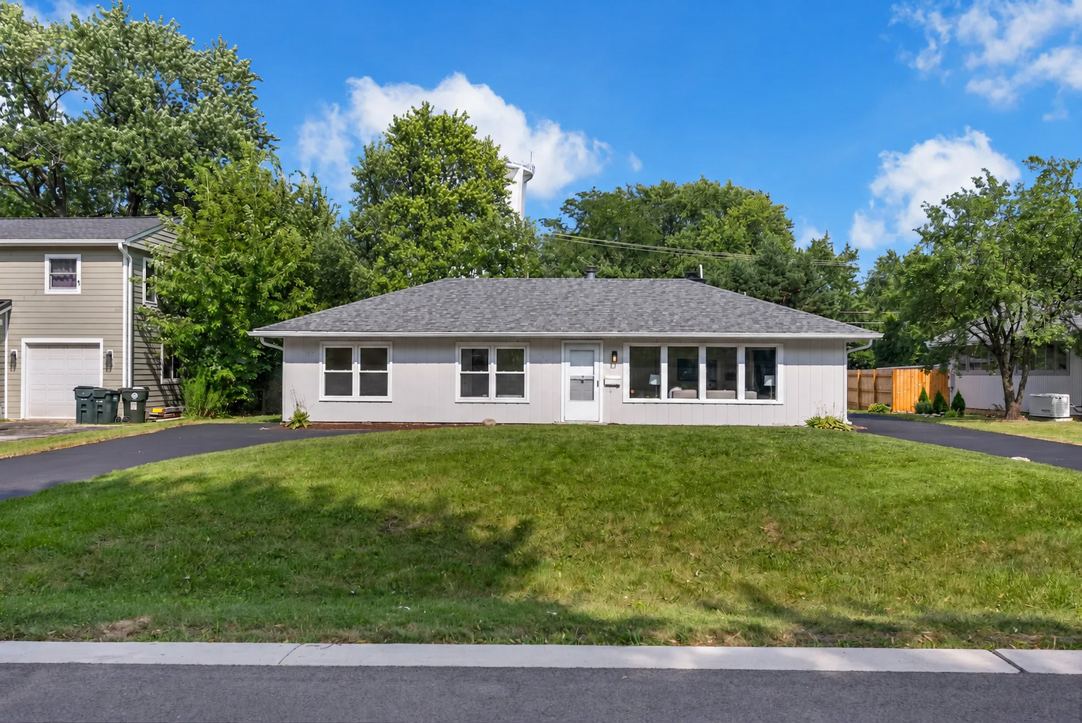 727 SKYLINE Drive Property Photo 1