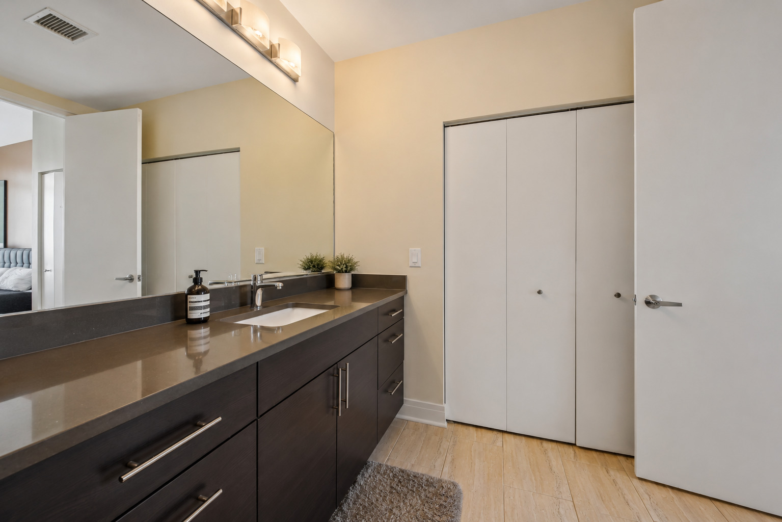 770 W Gladys Avenue 804 Property Photo 14