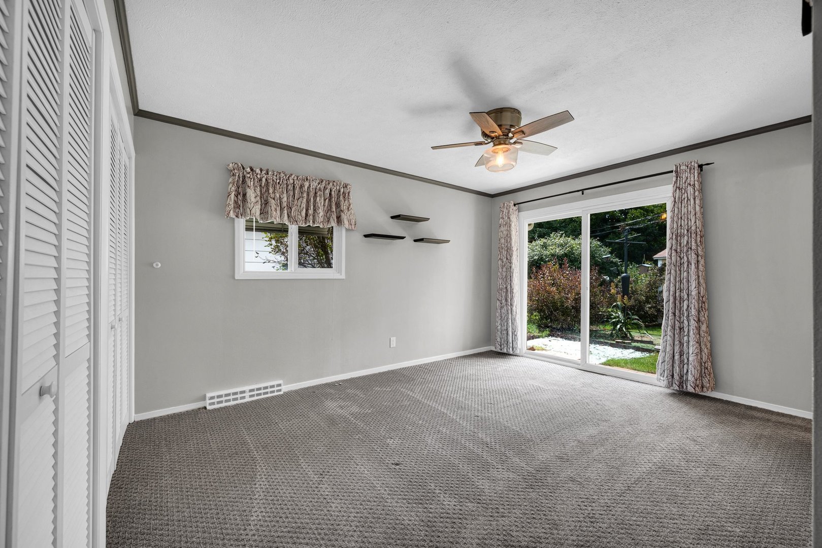 221 Ivanhoe Way Property Photo 18