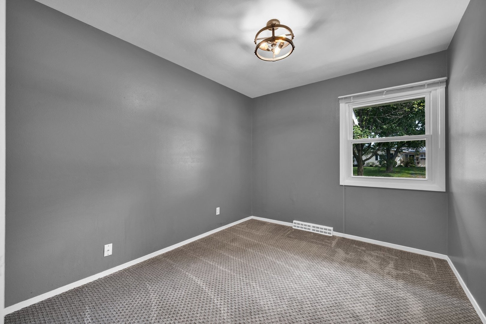 221 Ivanhoe Way Property Photo 23