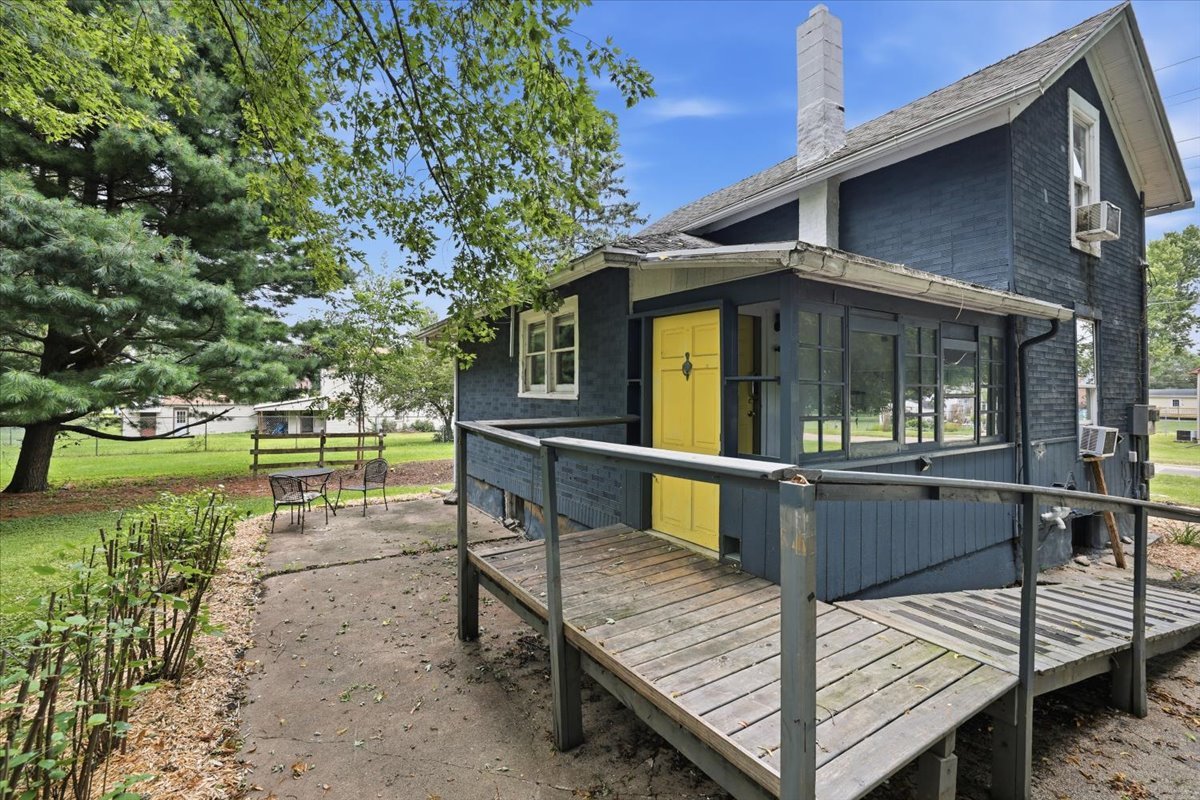 732 N Warren Avenue Property Photo 18