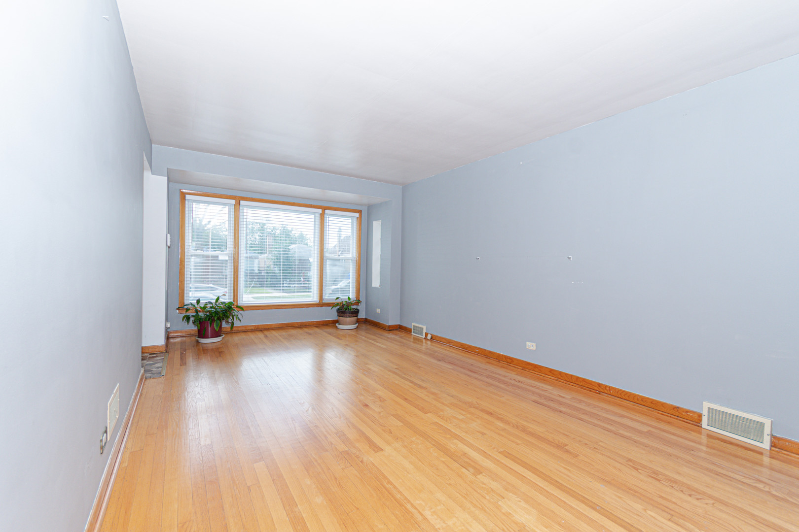 3648 W 69th Street Property Photo 3