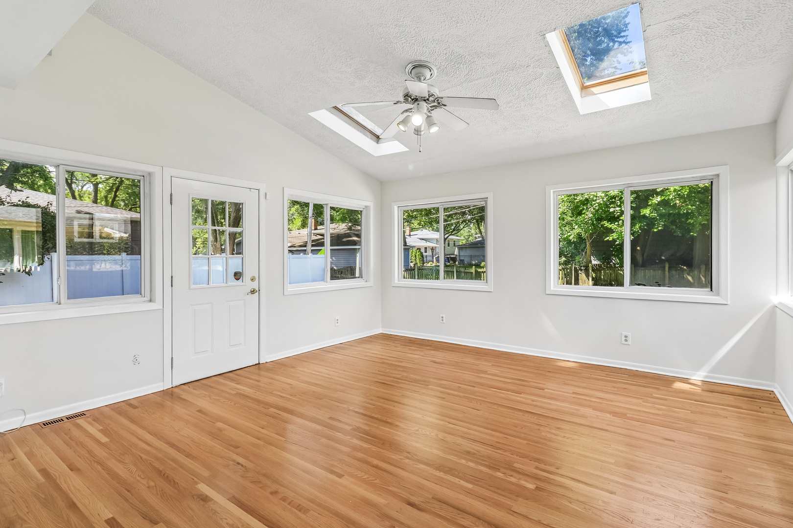 1053 Laurel Lane Property Photo 18