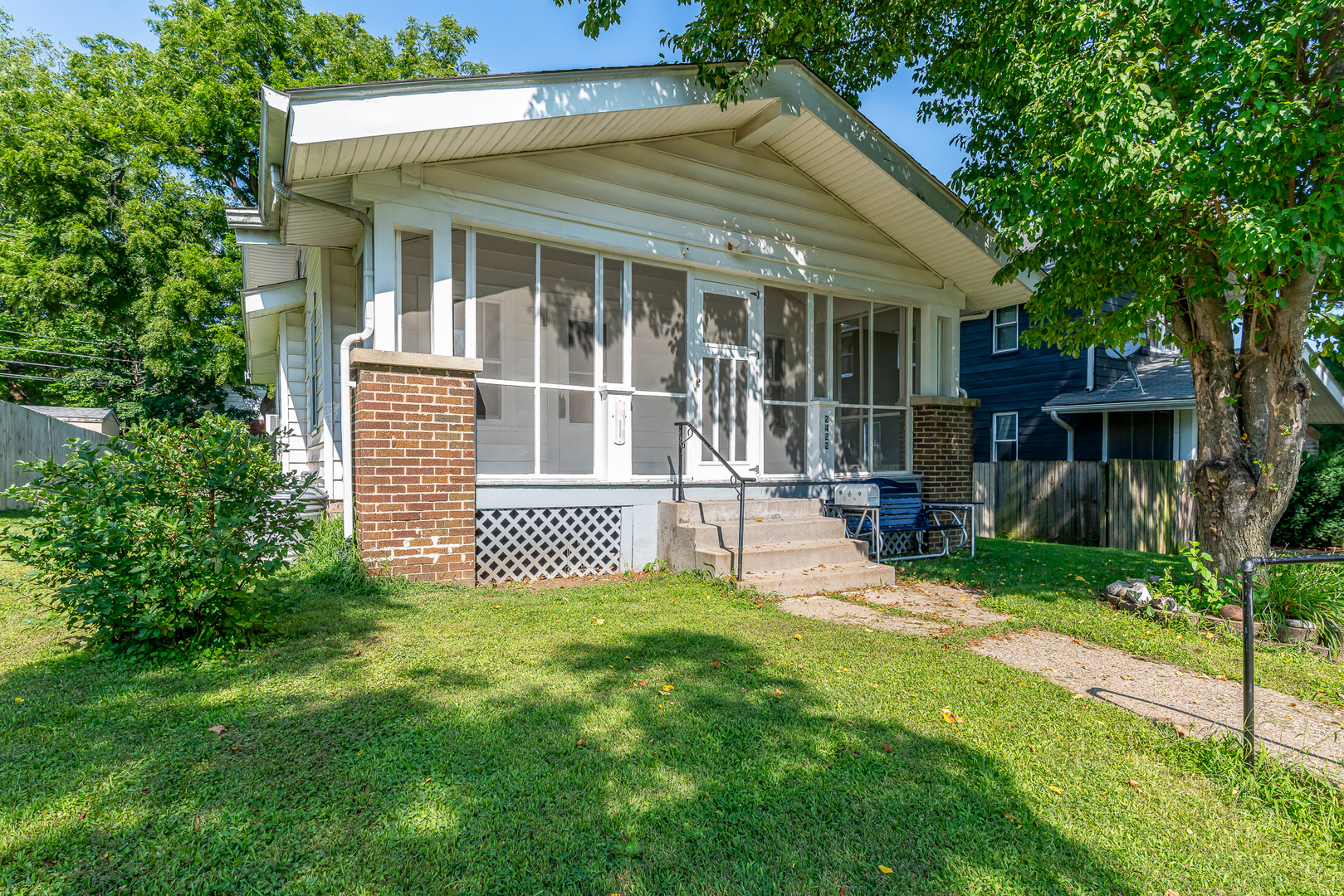 2422 Western Avenue Property Photo 1