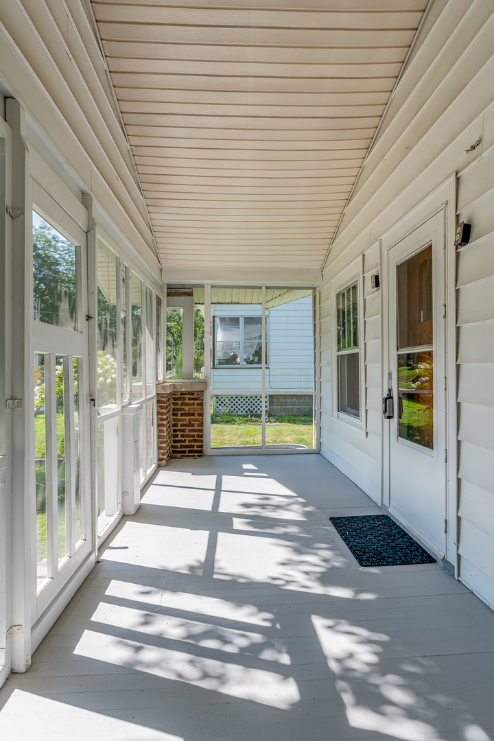 2422 Western Avenue Property Photo 2