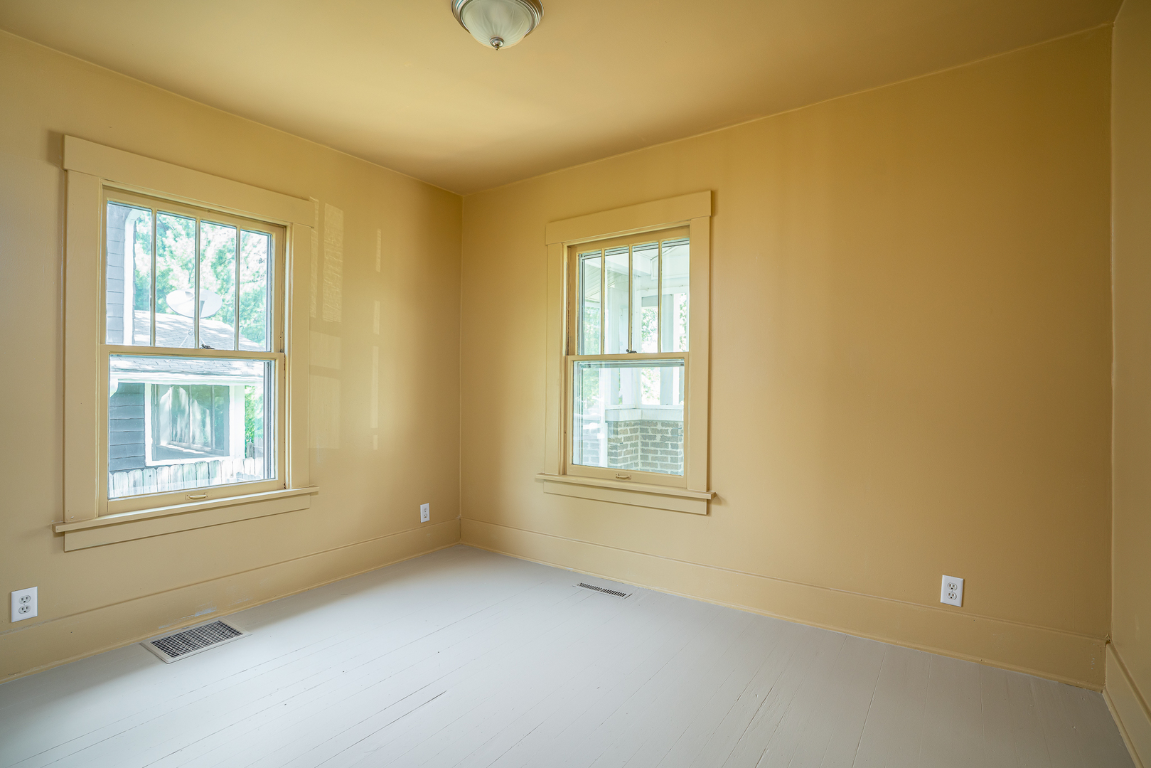 2422 Western Avenue Property Photo 8