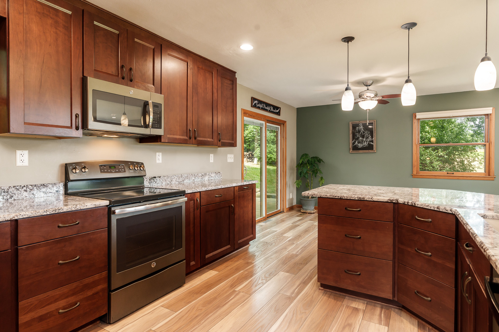 12451 Chuckanut Drive Property Photo 16
