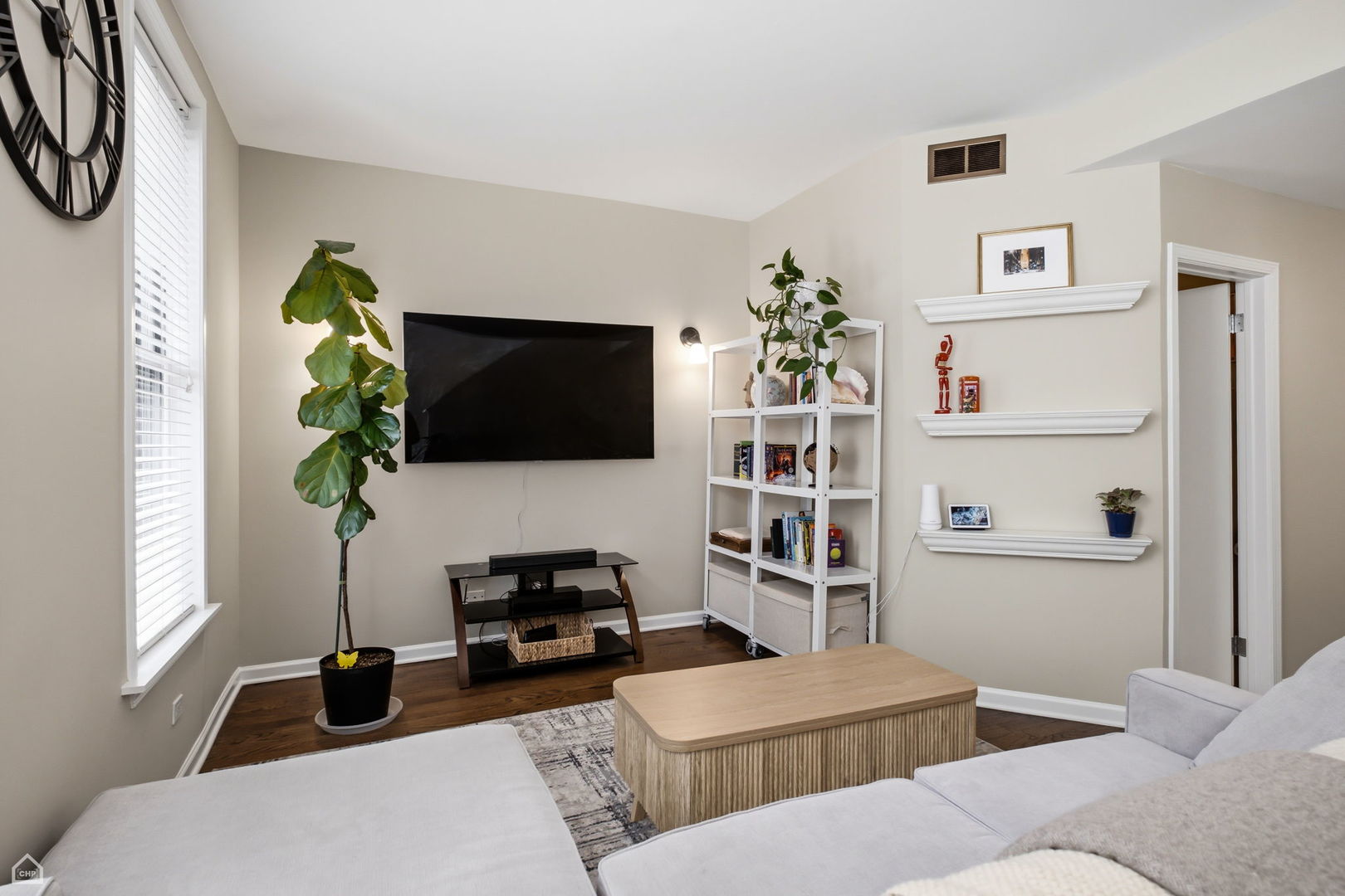 12725168 Property Photo 14