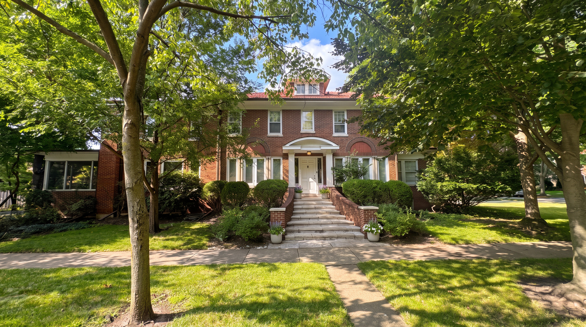 1102 Jackson Avenue Property Photo 1