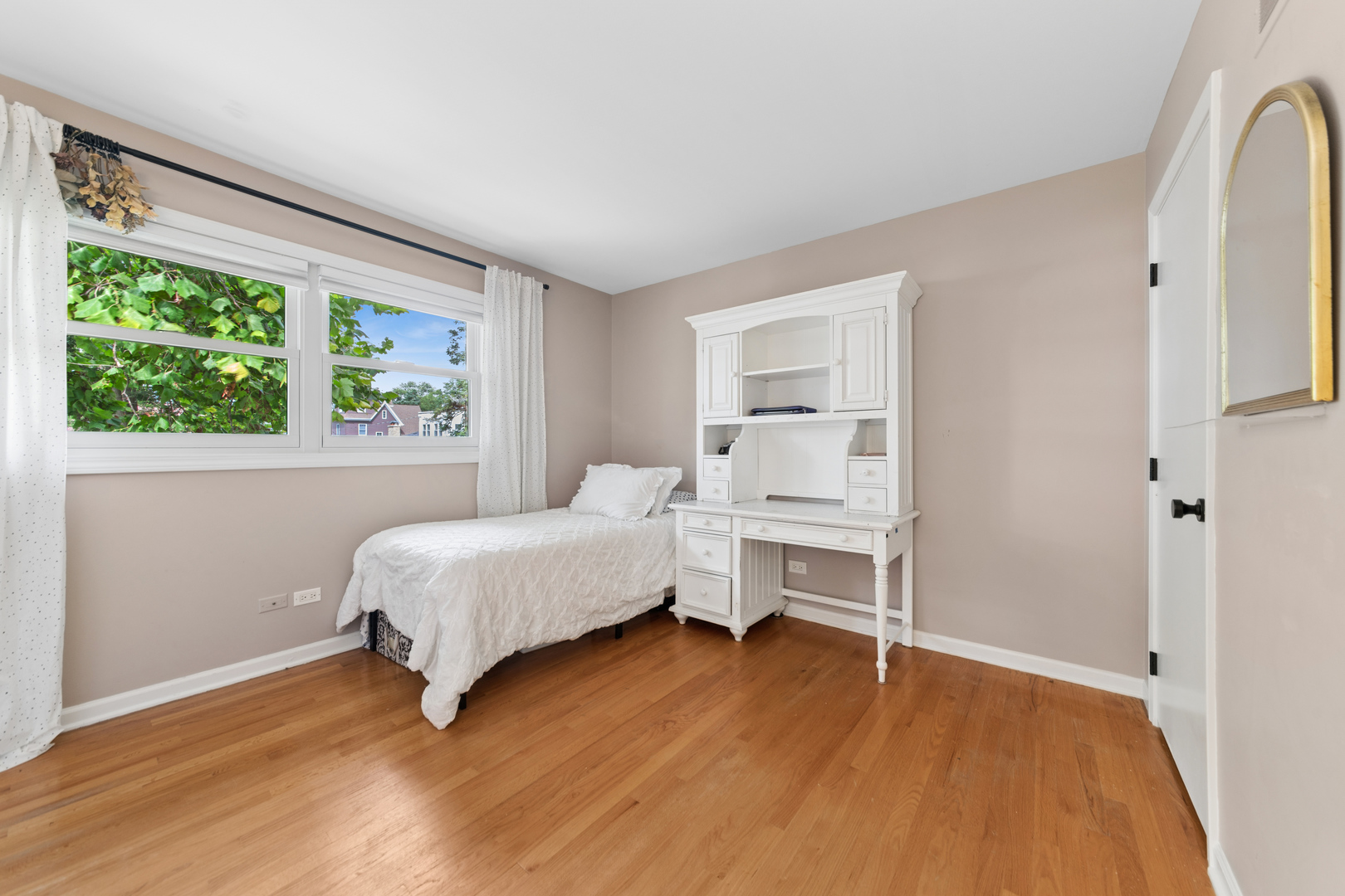 117 E Madison Avenue Property Photo 16
