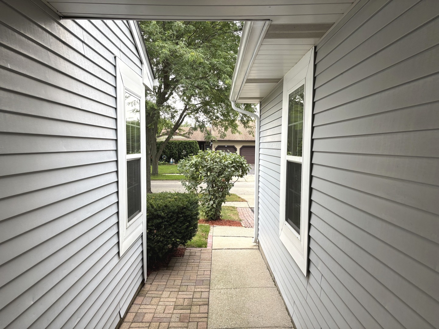 515 E Lyon Drive 515 Property Photo 3
