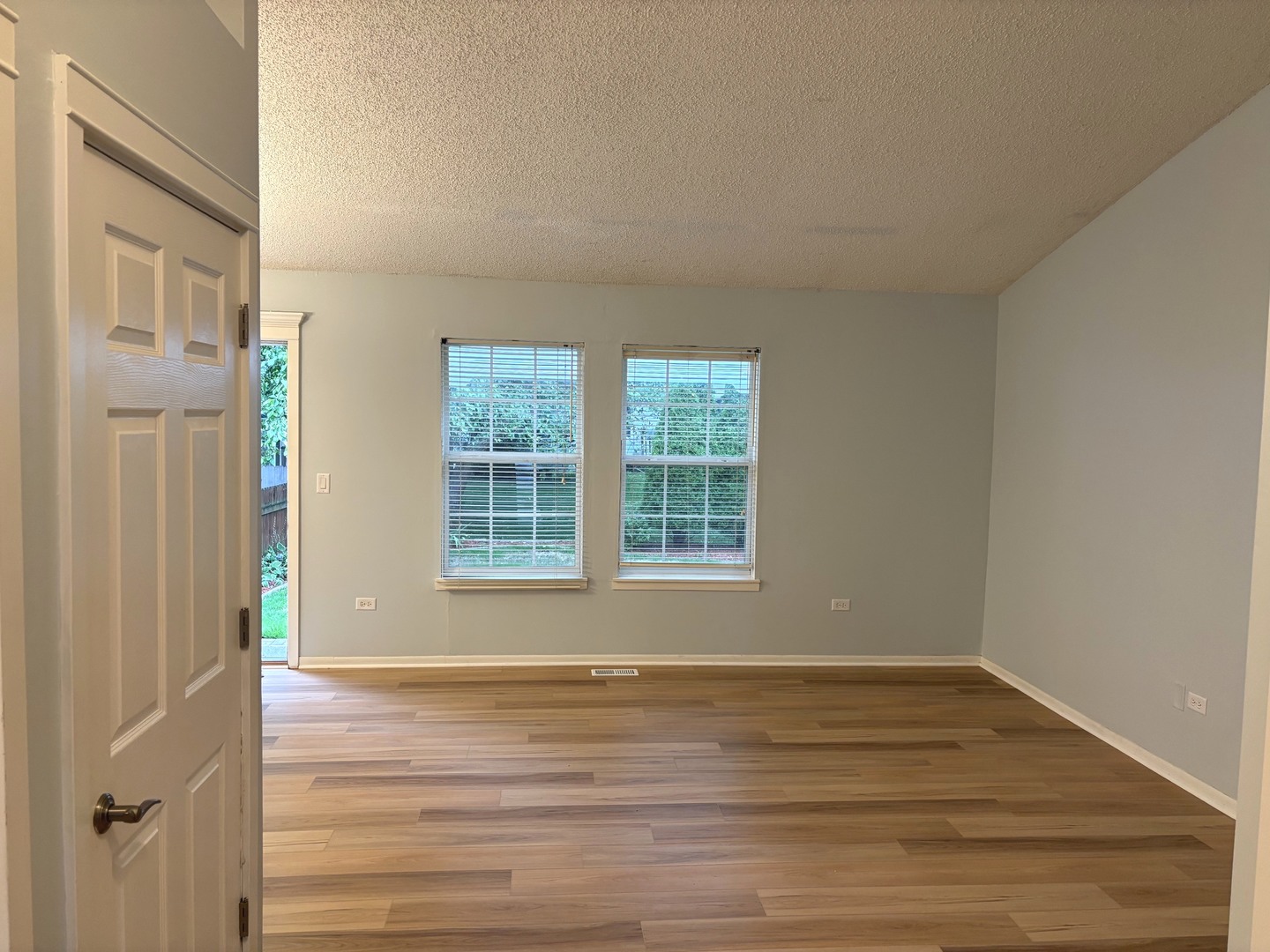 515 E Lyon Drive 515 Property Photo 5