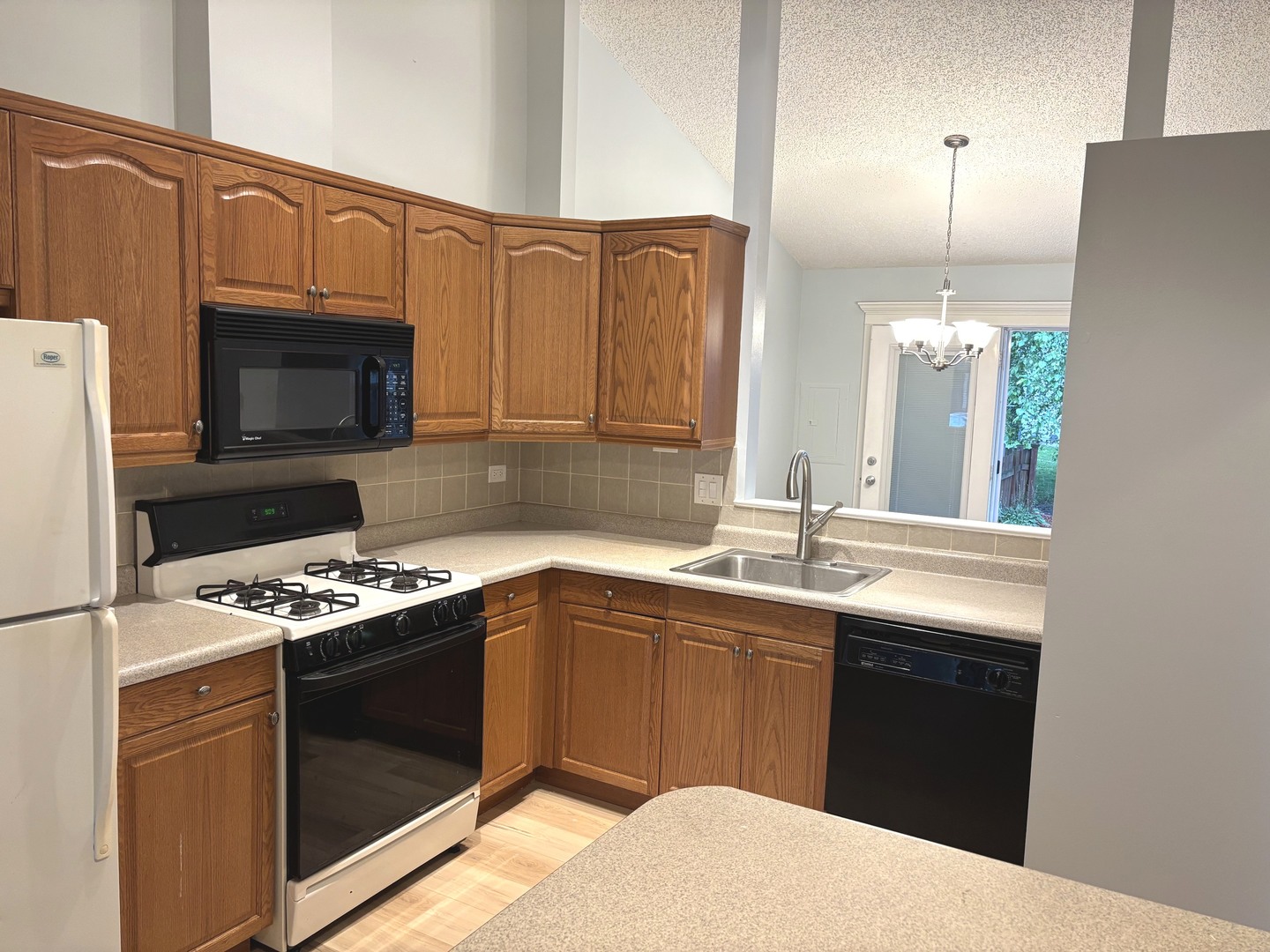 515 E Lyon Drive 515 Property Photo 14