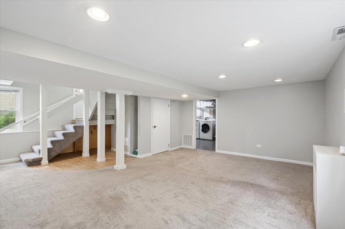 640 Clarence Avenue Property Photo 27
