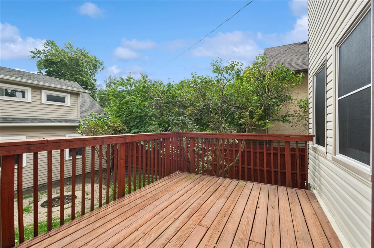 640 Clarence Avenue Property Photo 33