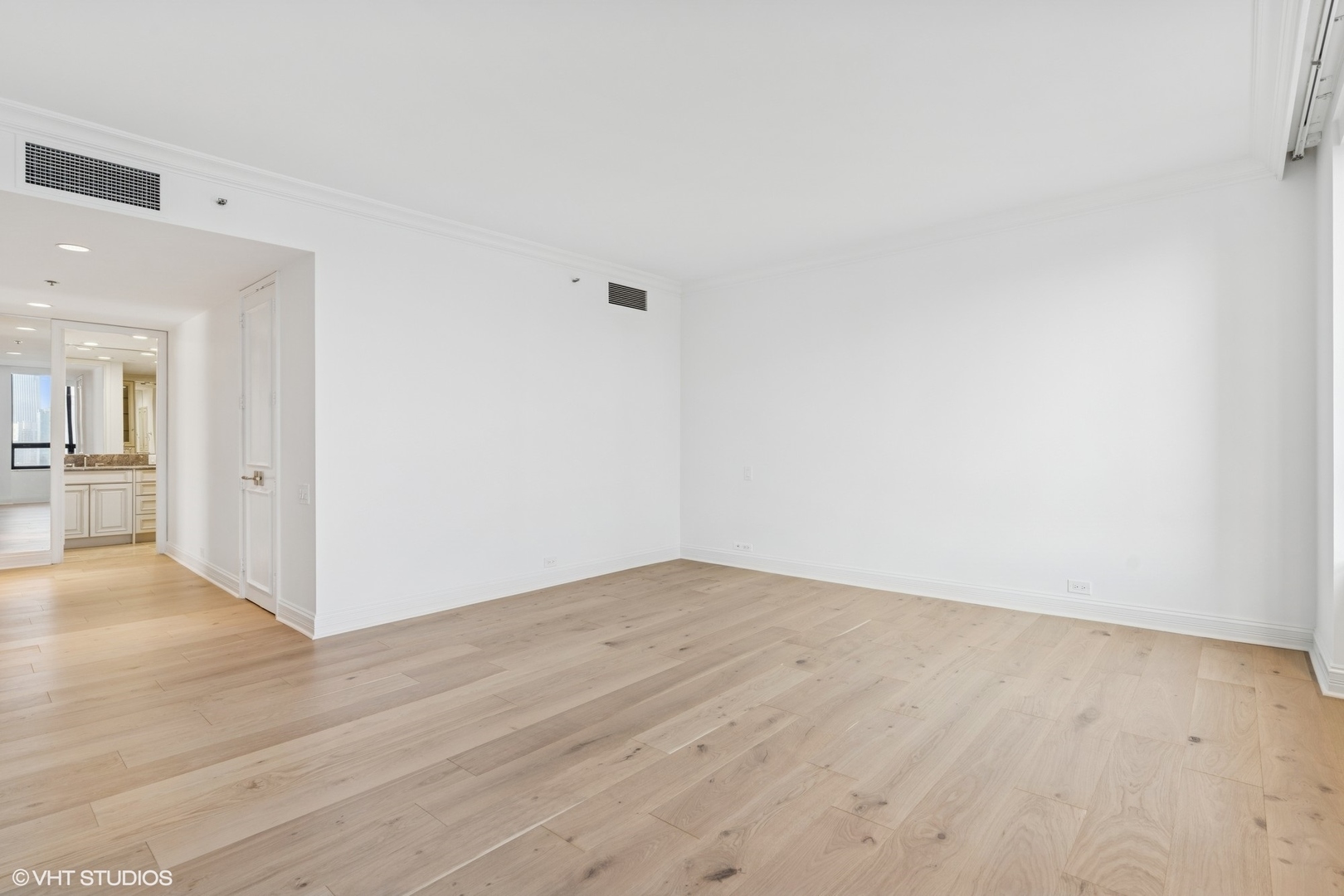 180 E Pearson Street 3807 Property Photo 15