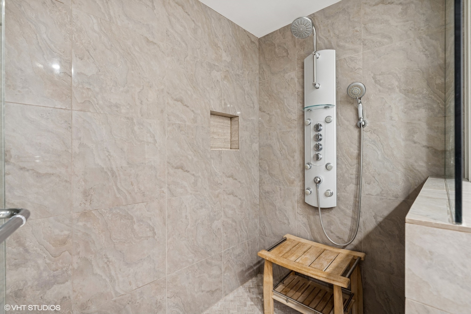 180 E Pearson Street 3807 Property Photo 18