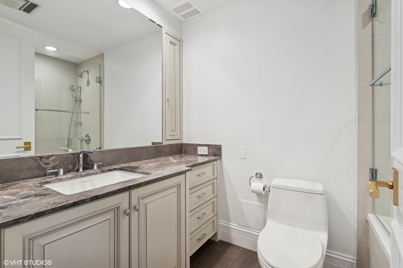 180 E Pearson Street 3807 Property Photo 25