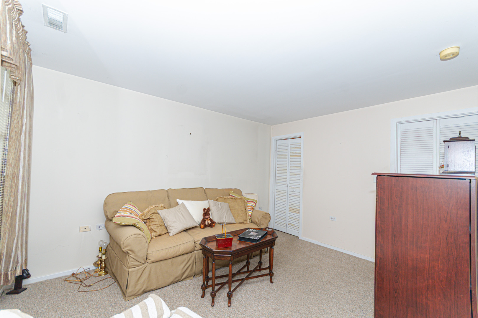 2723 N Bosworth Avenue Property Photo 12