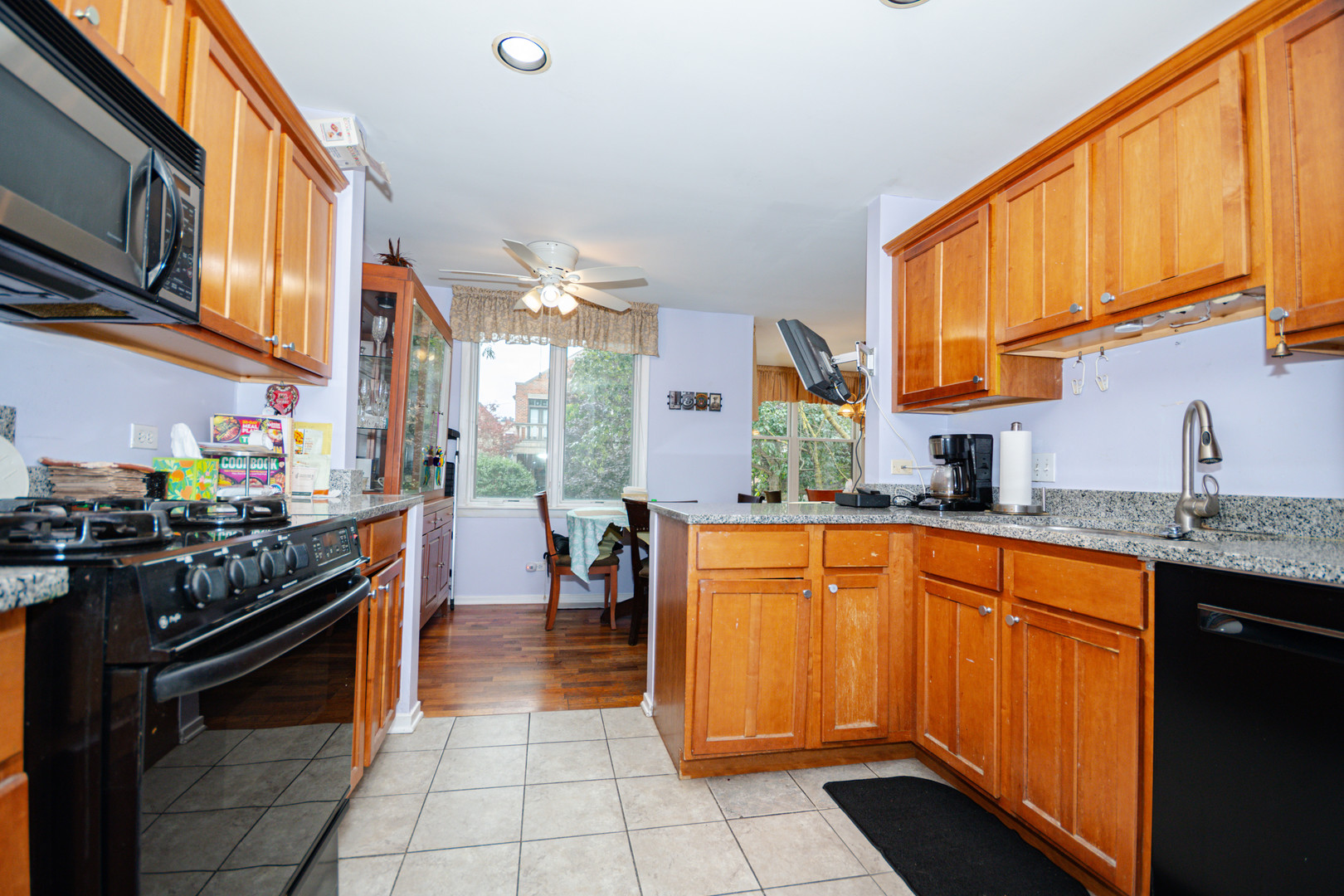 2723 N Bosworth Avenue Property Photo 19