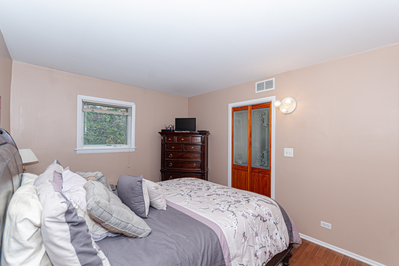 2723 N Bosworth Avenue Property Photo 25