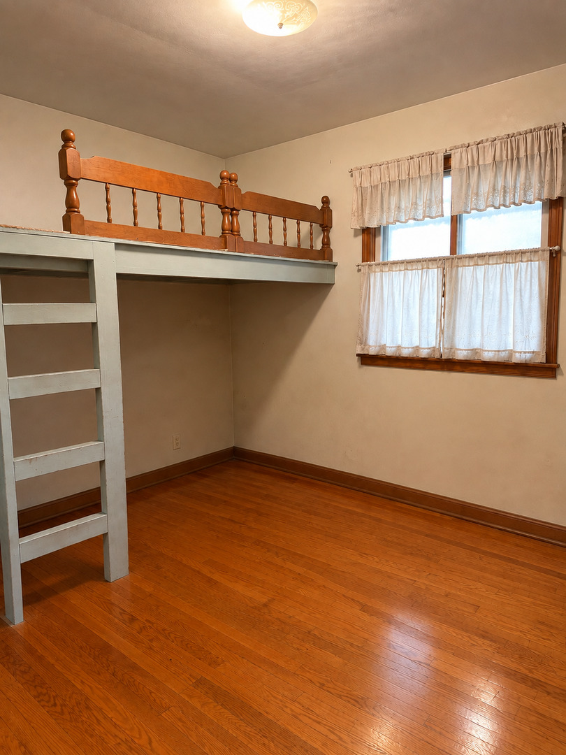 213 155th Place Property Photo 8