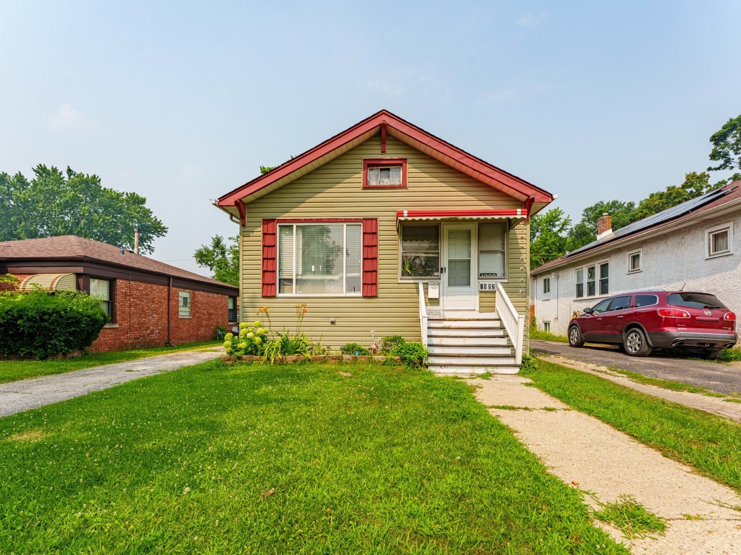 1922 S 18th Avenue Property Photo 1