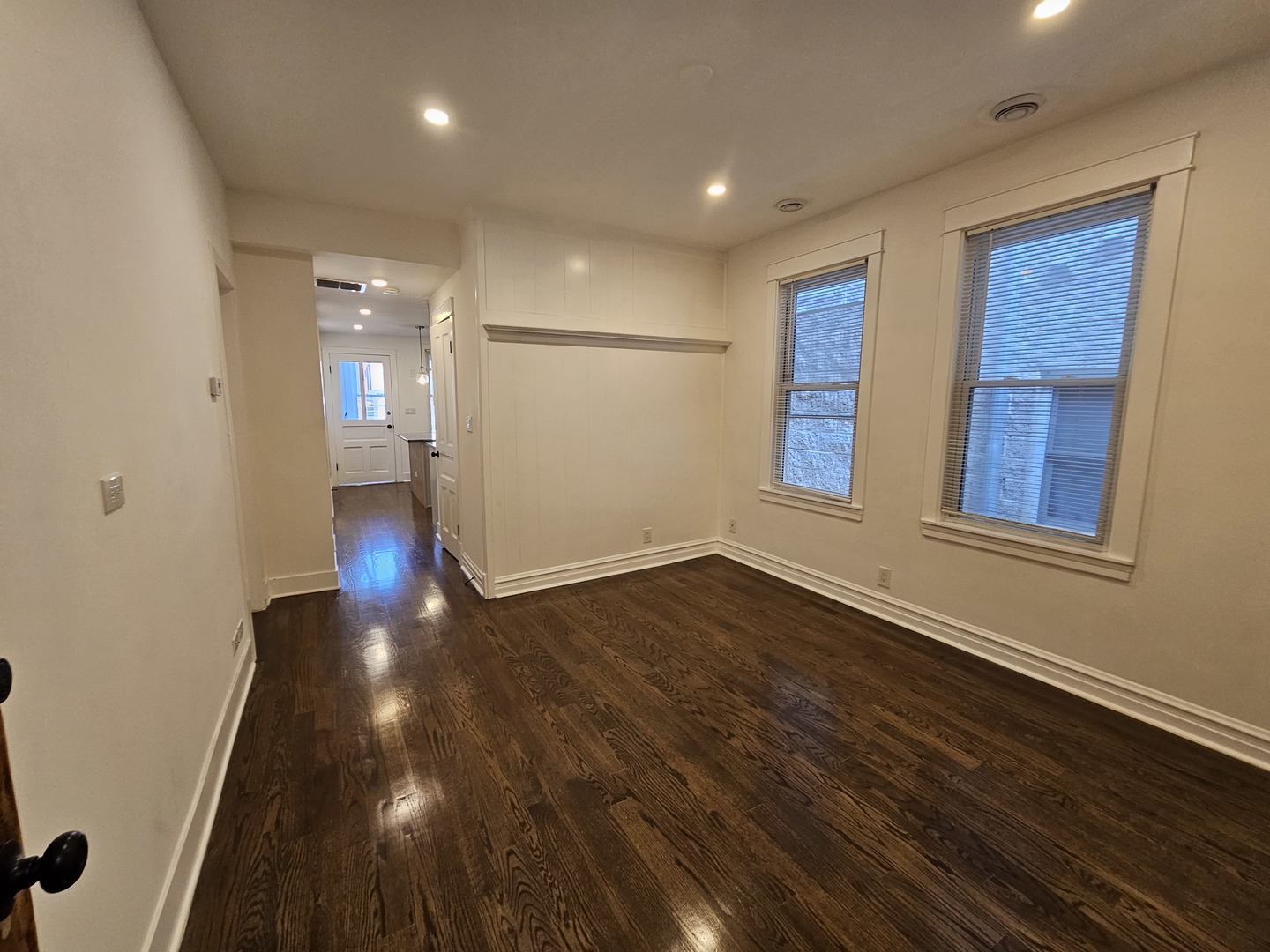 2541 N Southport Avenue 1r Property Photo 2