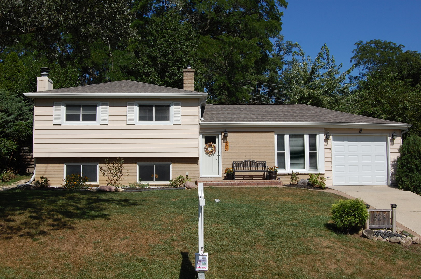 22w524 Birchwood Drive Property Photo 1
