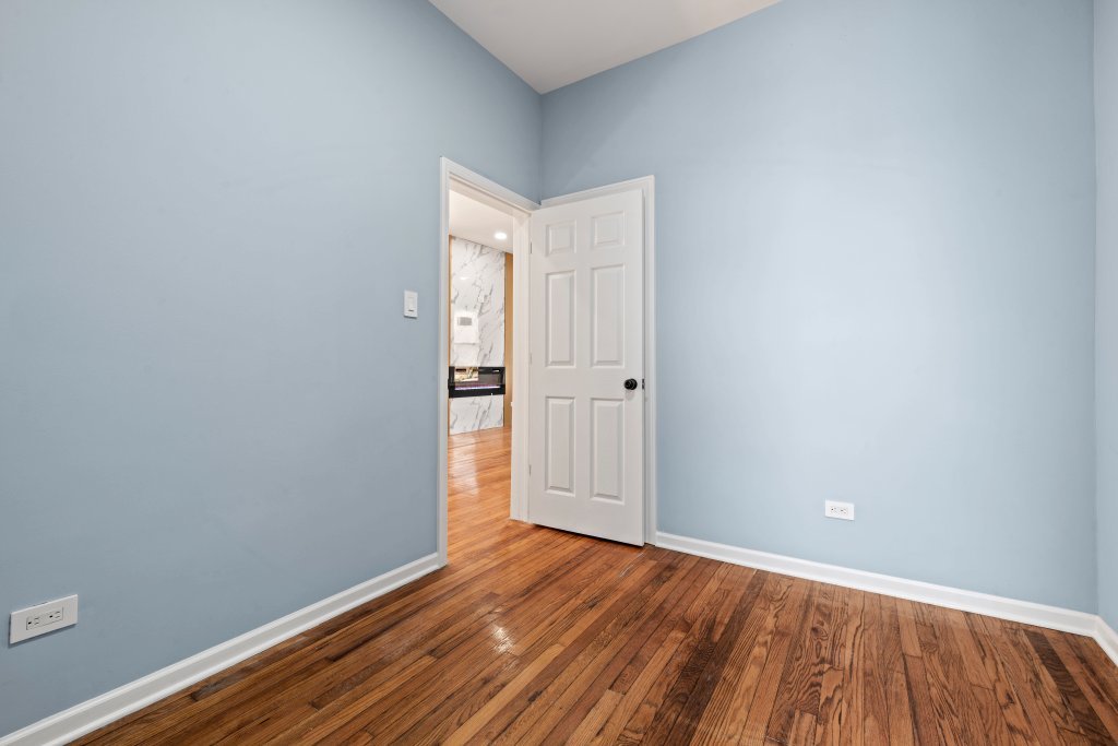 5931 S Elizabeth Street Property Photo 9