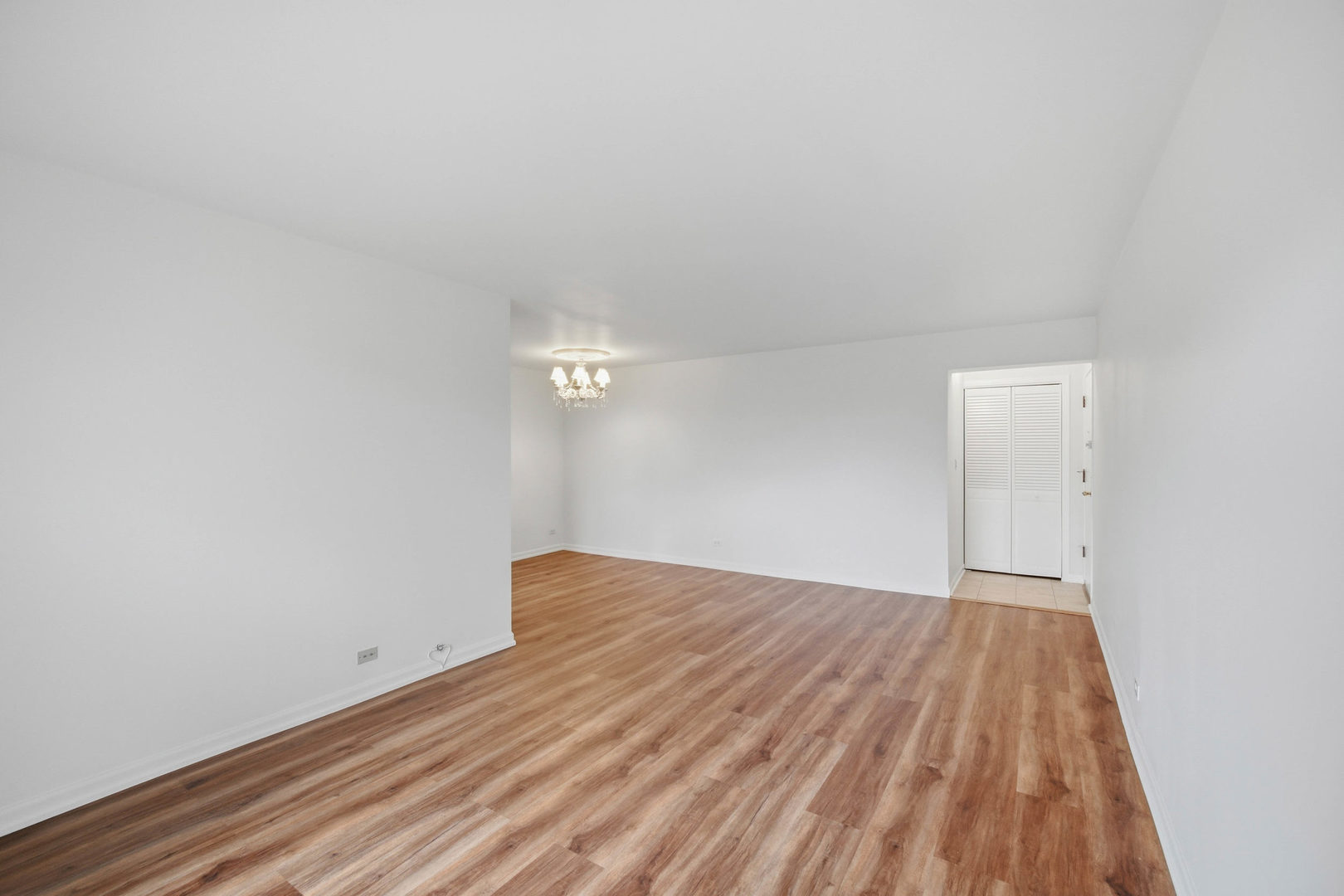 1460 Fairlane Drive 311 Property Photo 4