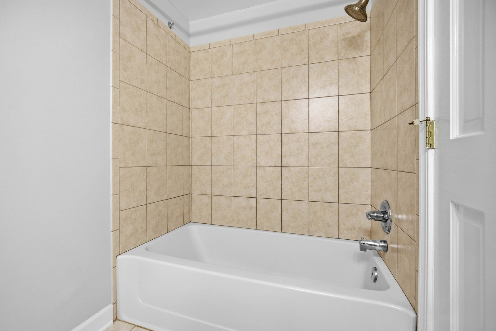 1460 Fairlane Drive 311 Property Photo 9