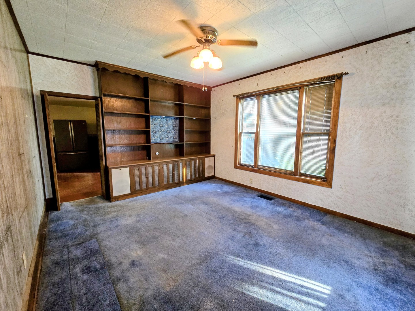 302 S Washington Street Property Photo 5