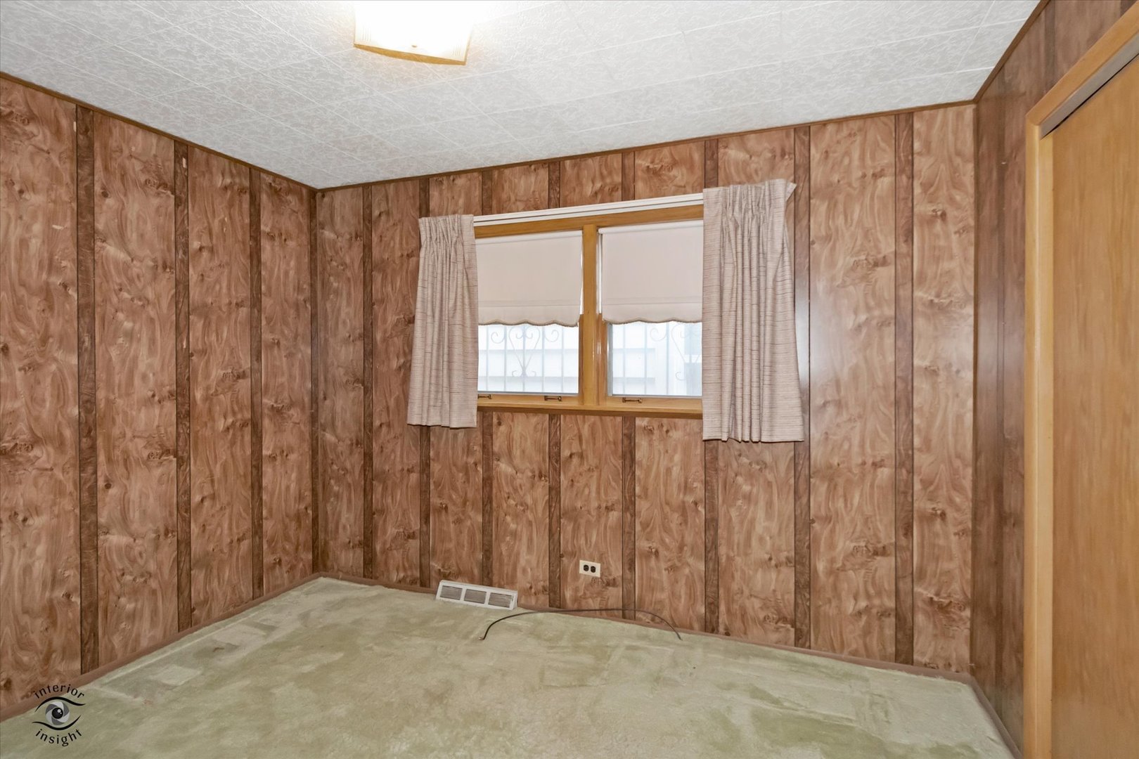5347 S Maplewood Avenue Property Photo 12