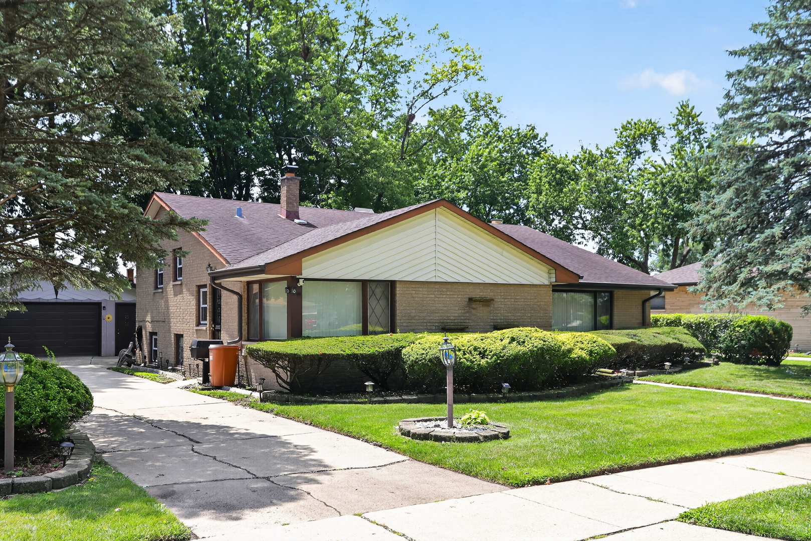 2345 184th Street Property Photo 1