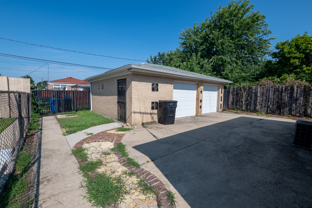 9334 S Cregier Avenue Property Photo 15