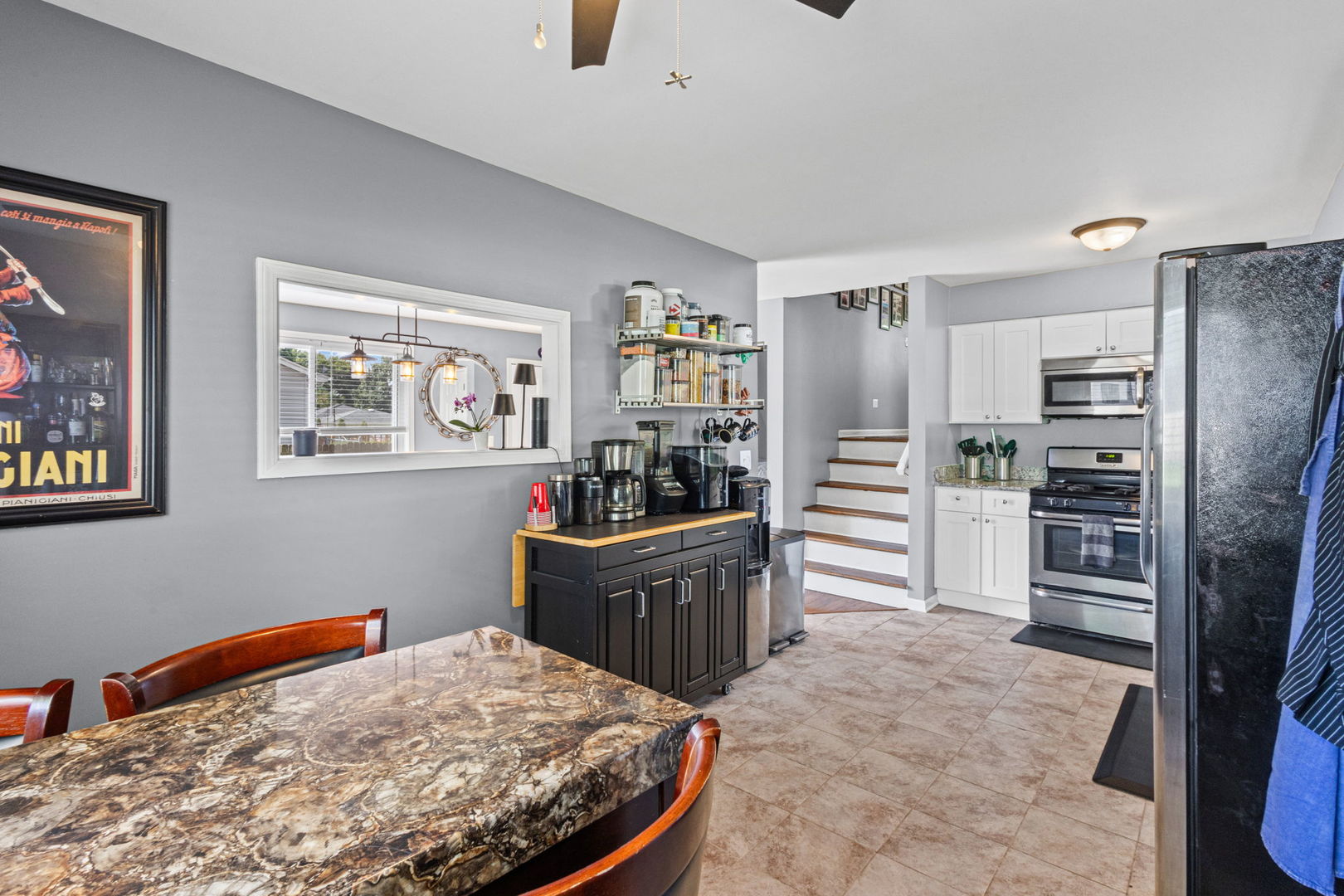 1s210 Lawler Avenue Property Photo 10